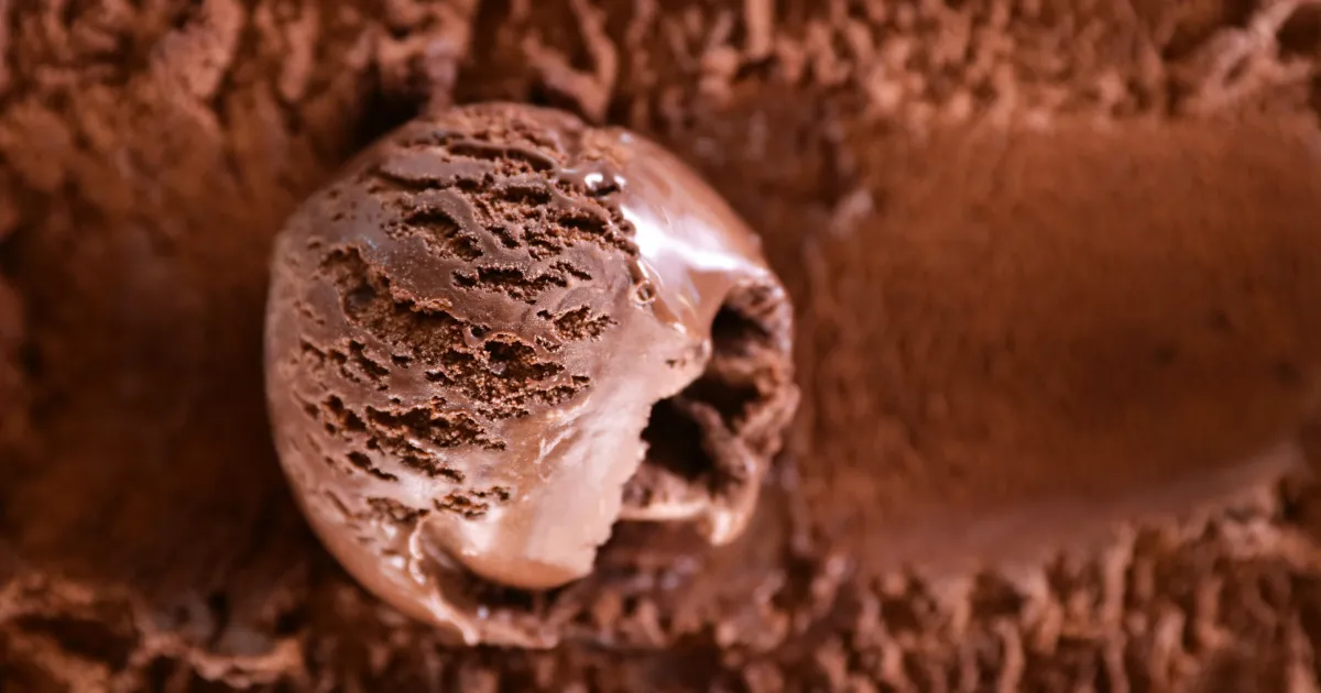 Receita de Sorvete Caseiro de Chocolate com 3 Ingredientes